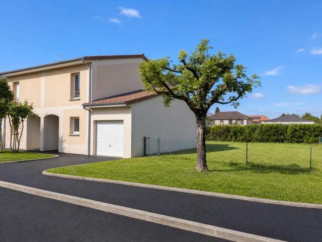 Maison 3 chambres avec garage et jardin — photo du bien