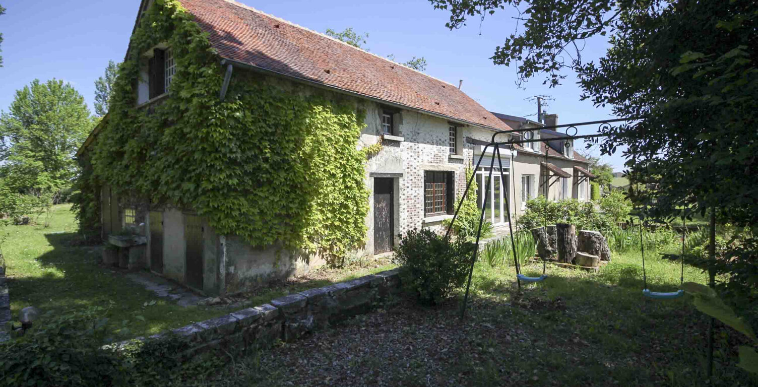 Longère de charme sur plus de 15000m2 de terrain avec mare — photo 1
