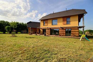 Maison 6 pièces 1600 €