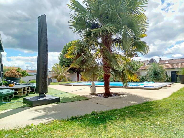 Jolie propriété avec piscine à 5 mn du centre — photo 1