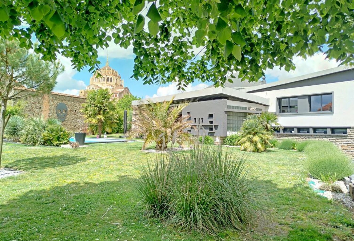 Jolie propriété avec piscine à 5 mn du centre — photo 1