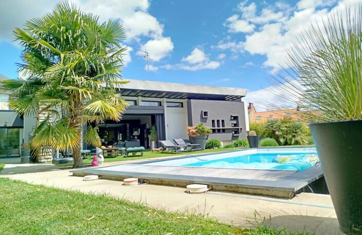 Jolie propriété avec piscine à 5 mn du centre — photo 2