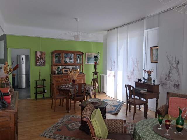 Appartement À Vendre — photo du bien