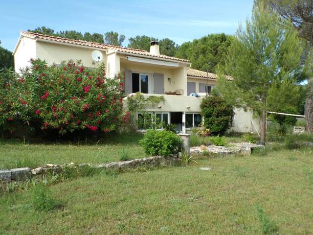 Maison T6 À Vendre sur terrain de 3047m2 — photo du bien