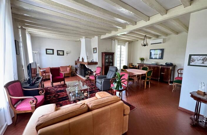 Saint Emilion. À moins de 10mn de la gare de Libourne. Maison tradtionnelle de 160 m2. 4 chambres. Jardin paysager — photo 4