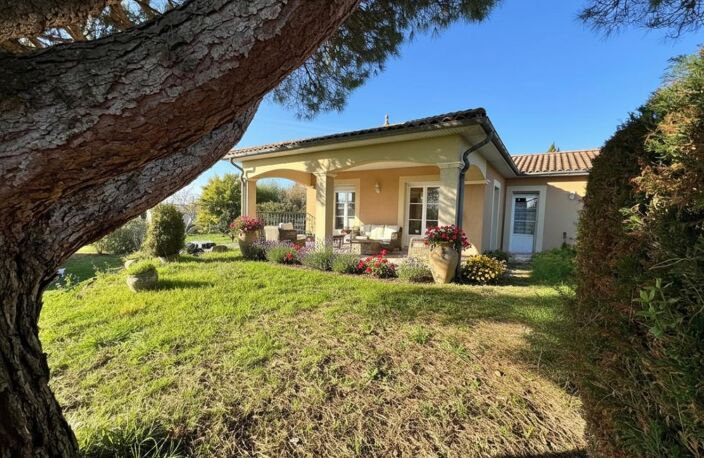 Plassac. Villa contemporaine vue estuaire. 7 pièces dont 5 chambres. Piscine. Double garage — photo 2