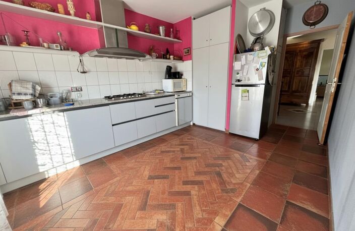 Plassac. Villa contemporaine vue estuaire. 7 pièces dont 5 chambres. Piscine. Double garage — photo 4