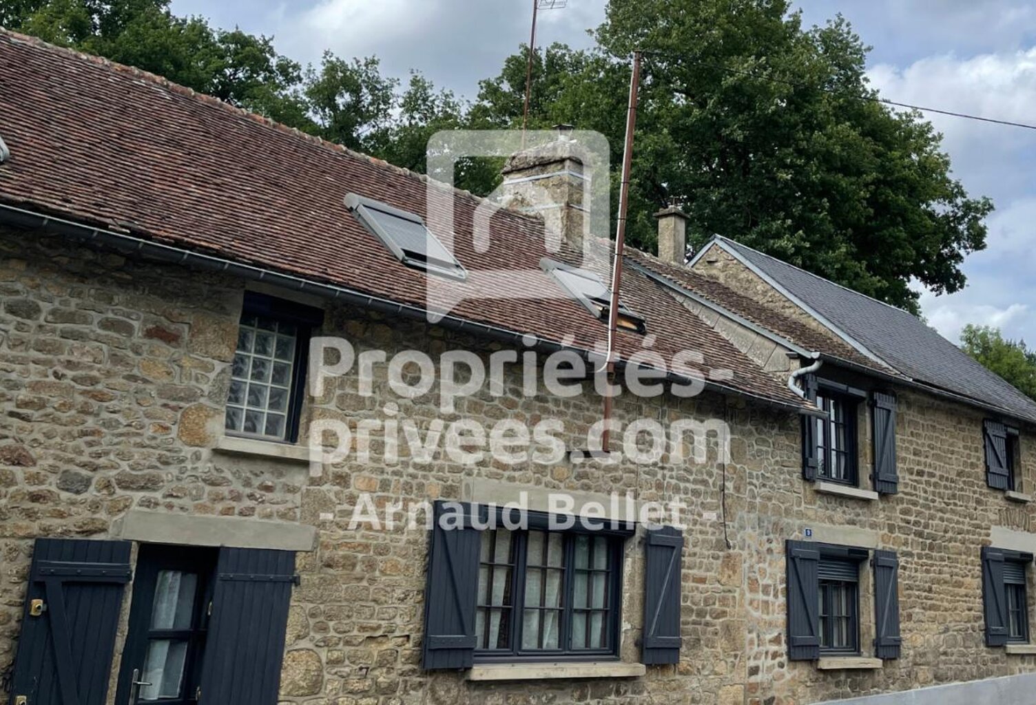 Maison de caractère en pierre  139 m²  Saint-Pierre-des-Nids (53) — photo 1