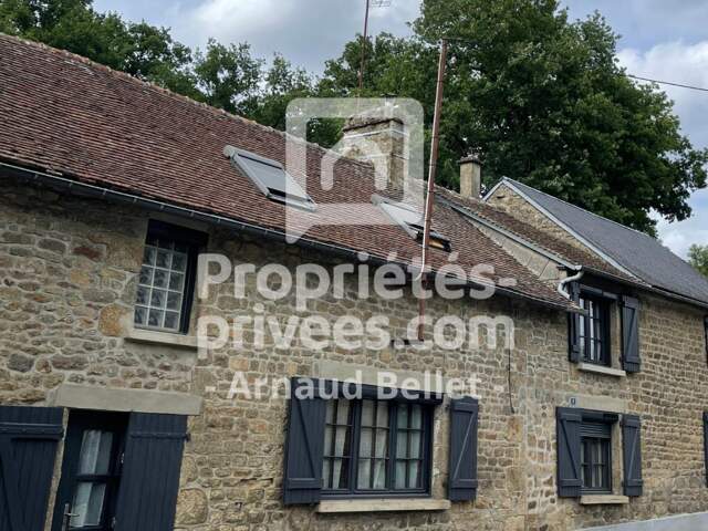 Maison de caractère en pierre  139 m²  Saint-Pierre-des-Nids (53) — photo du bien