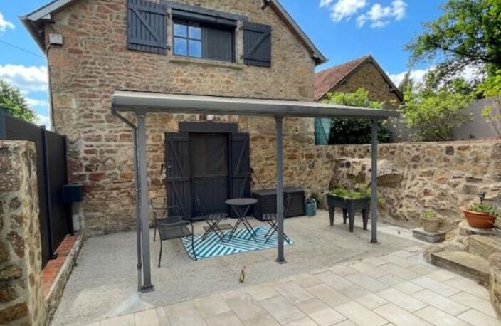 Maison de caractère en pierre  139 m²  Saint-Pierre-des-Nids (53) — photo 3