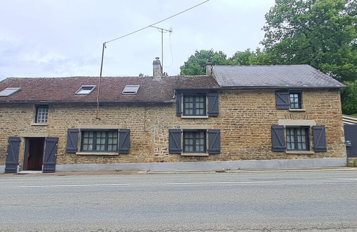 Maison de caractère en pierre  139 m²  Saint-Pierre-des-Nids (53) — photo 4