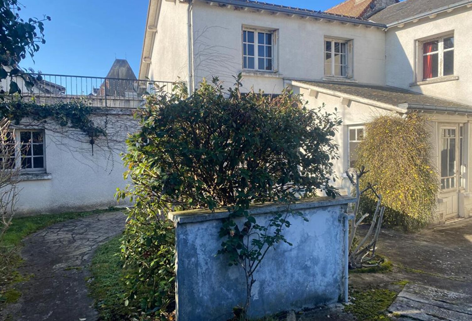 Maison Azay Le Ferron 9 pièce(s) 162 m2 — photo 1
