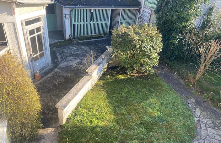 Maison Azay Le Ferron 9 pièce(s) 162 m2 — photo 2