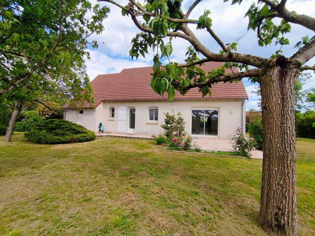 Maison Yzeures Sur Creuse 6 pièces garage et jardin clos — photo du bien