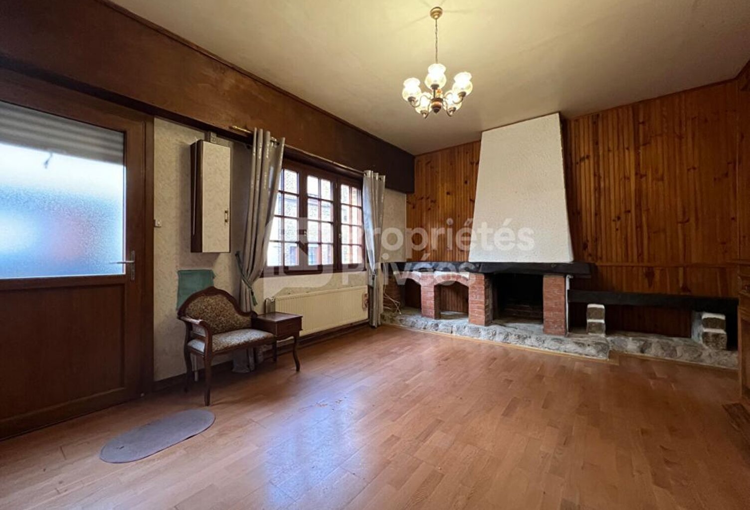 Maison de ville à Bruay-La-Buissière avec jardin, cour et potentiel d'aménagement — photo 1