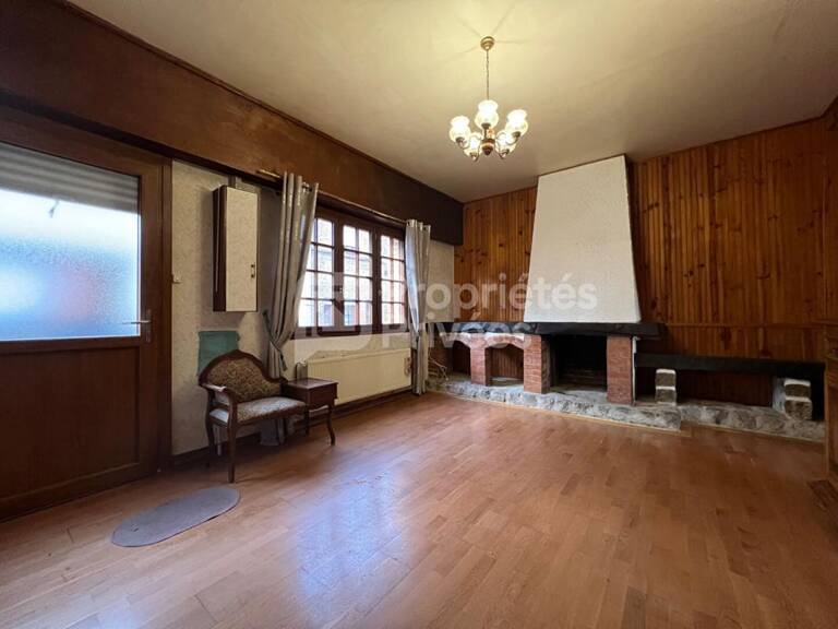 Maison de ville à Bruay-La-Buissière avec jardin, cour et potentiel d'aménagement — photo 1