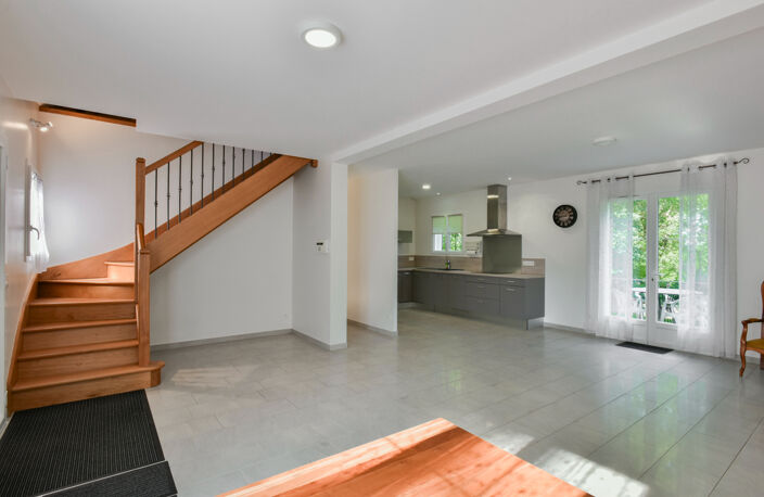 Maison contemporaine, 6 pcs, 3 chambres, 104m2, 5485m2 terrain et garage — photo 5