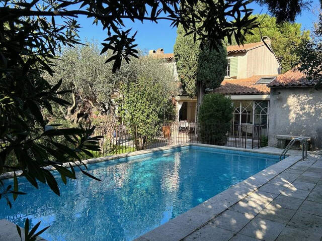 Maison  7 pièce(s) 211 m2 — photo du bien