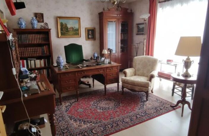 AZE maison ancienne très bien entretenue avec puits et garage — photo 3