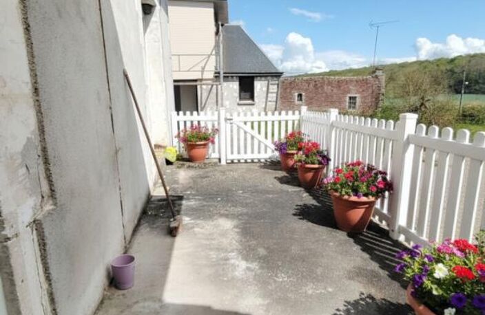 AZE maison ancienne très bien entretenue avec puits et garage — photo 4