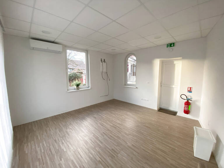TRUCHTERSHEIM - Local commercial / professionnel — photo 1