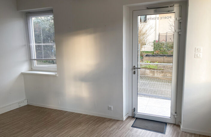 TRUCHTERSHEIM - Local commercial / professionnel — photo 4