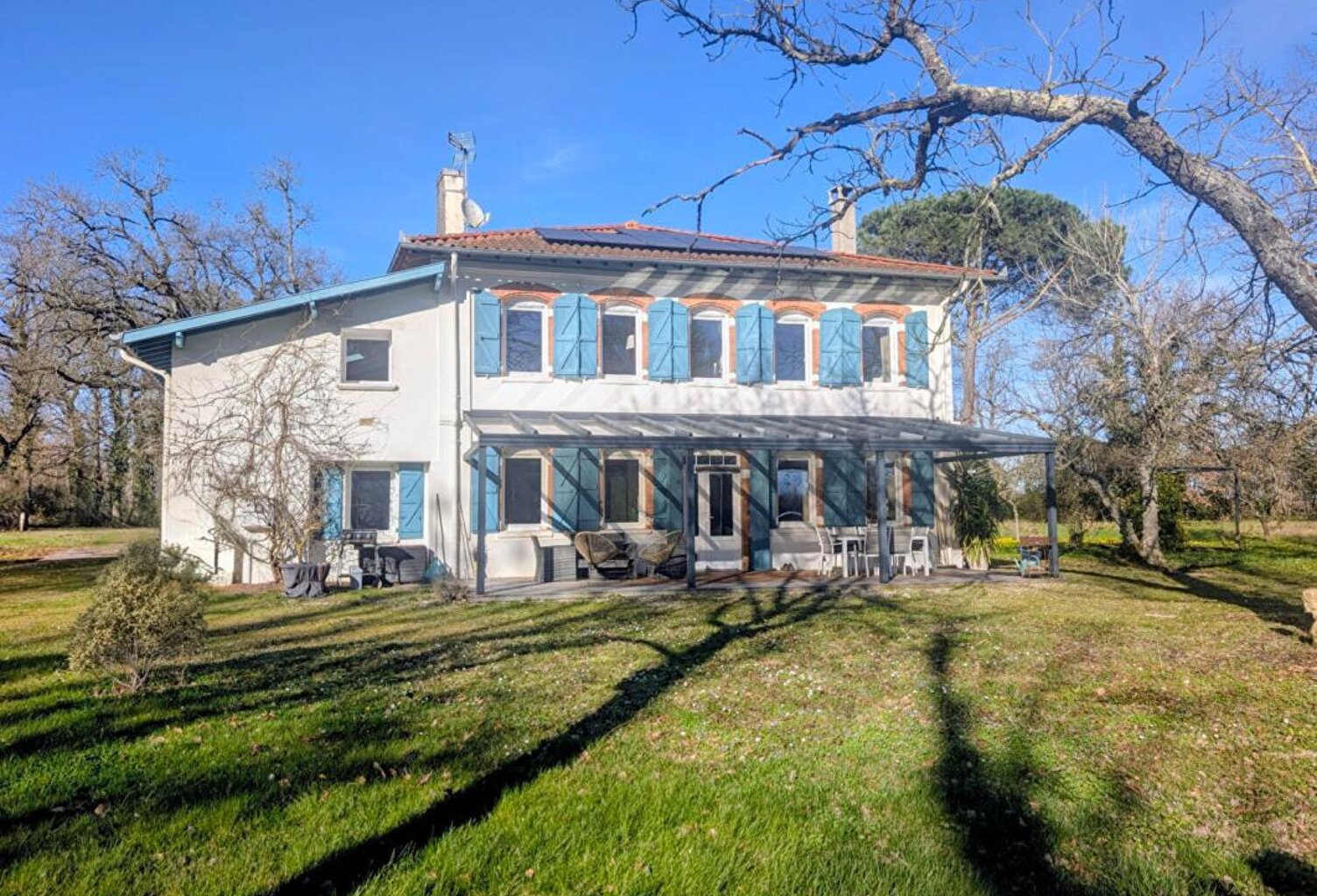 Demeure du 18ème de 289 m² avec piscine et dépendances sur terrain de 3 hectares — photo 1