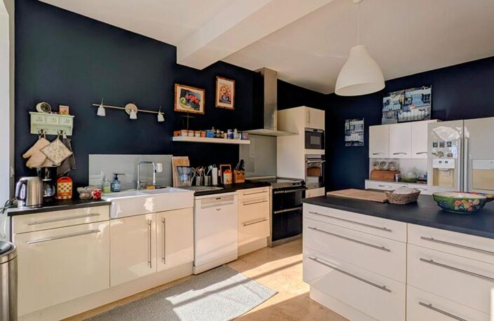 Demeure du 18ème de 289 m² avec piscine et dépendances sur terrain de 3 hectares — photo 5