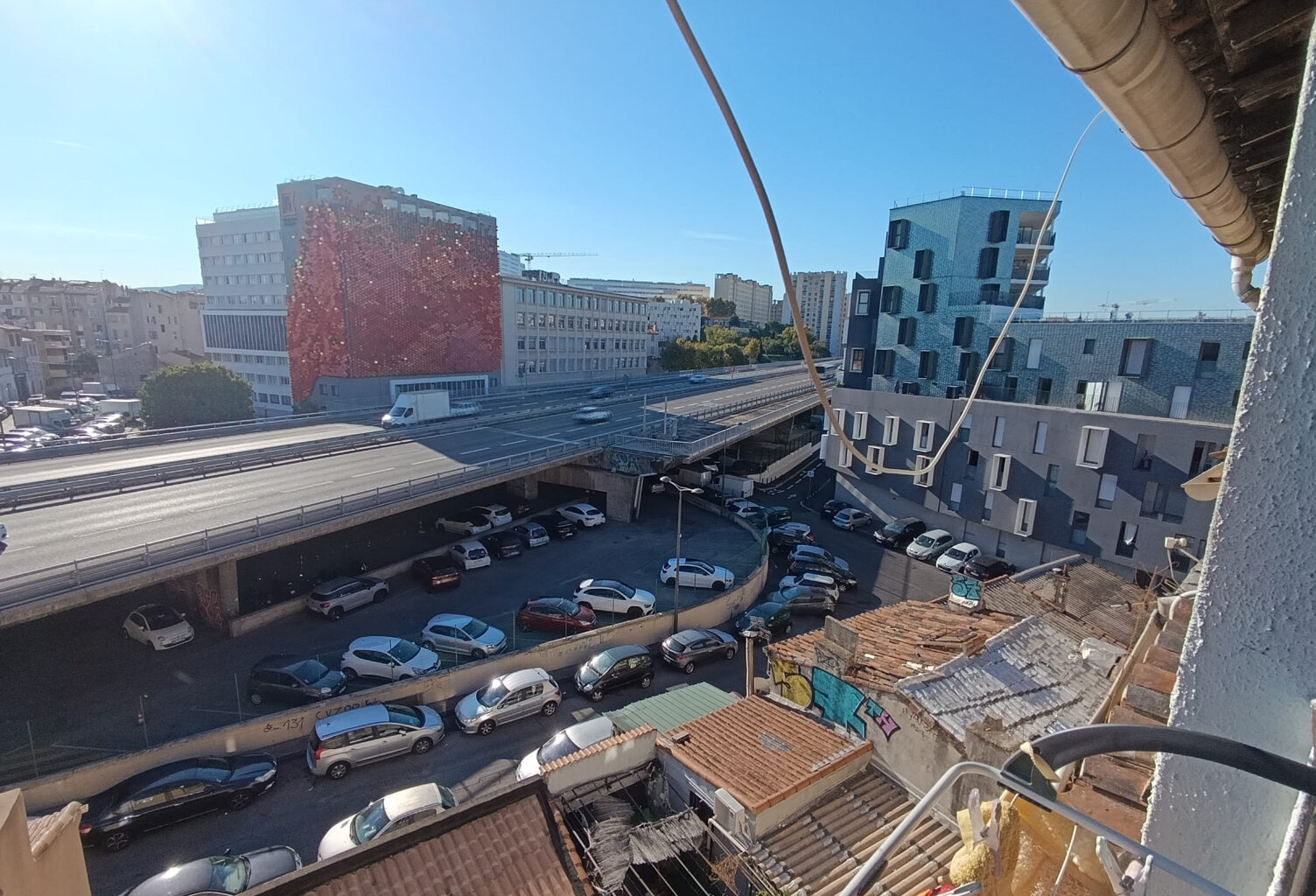 Appartement T2 loué avec balcon et vue dégagée   Quartier Sa — photo 1
