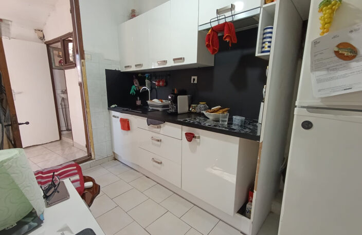 Appartement T2 loué avec balcon et vue dégagée   Quartier Sa — photo 3