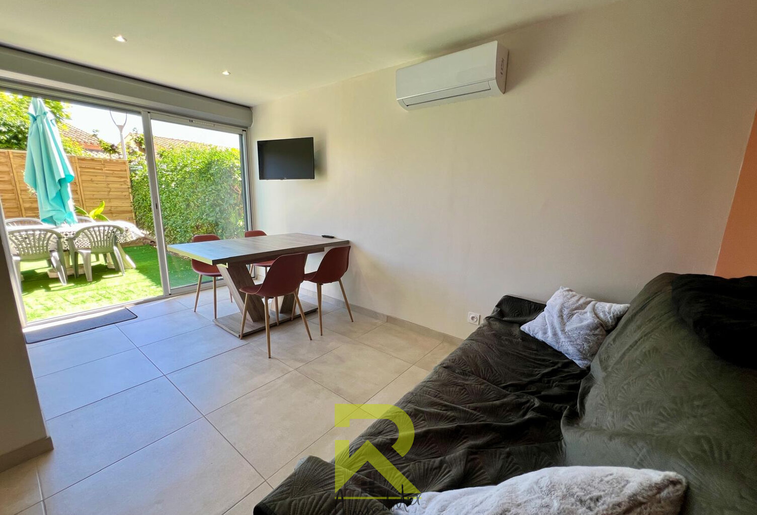 Superbe T2 + cabine en  rez-de-jardin  proche plage — photo 1