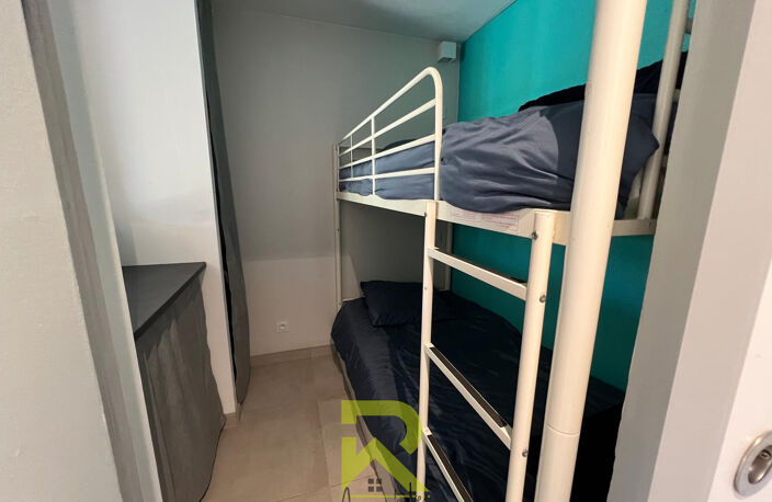 Superbe T2 + cabine en  rez-de-jardin  proche plage — photo 5