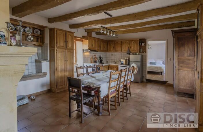 Beau corps de ferme avec cour interieure grand grange et 2,3 hectares de terrain. — photo 5