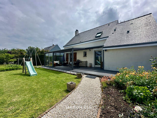 Maison 4 chambres 127 m² centre-ville Mésanger - Terrasse - Pergola - Garage — photo du bien
