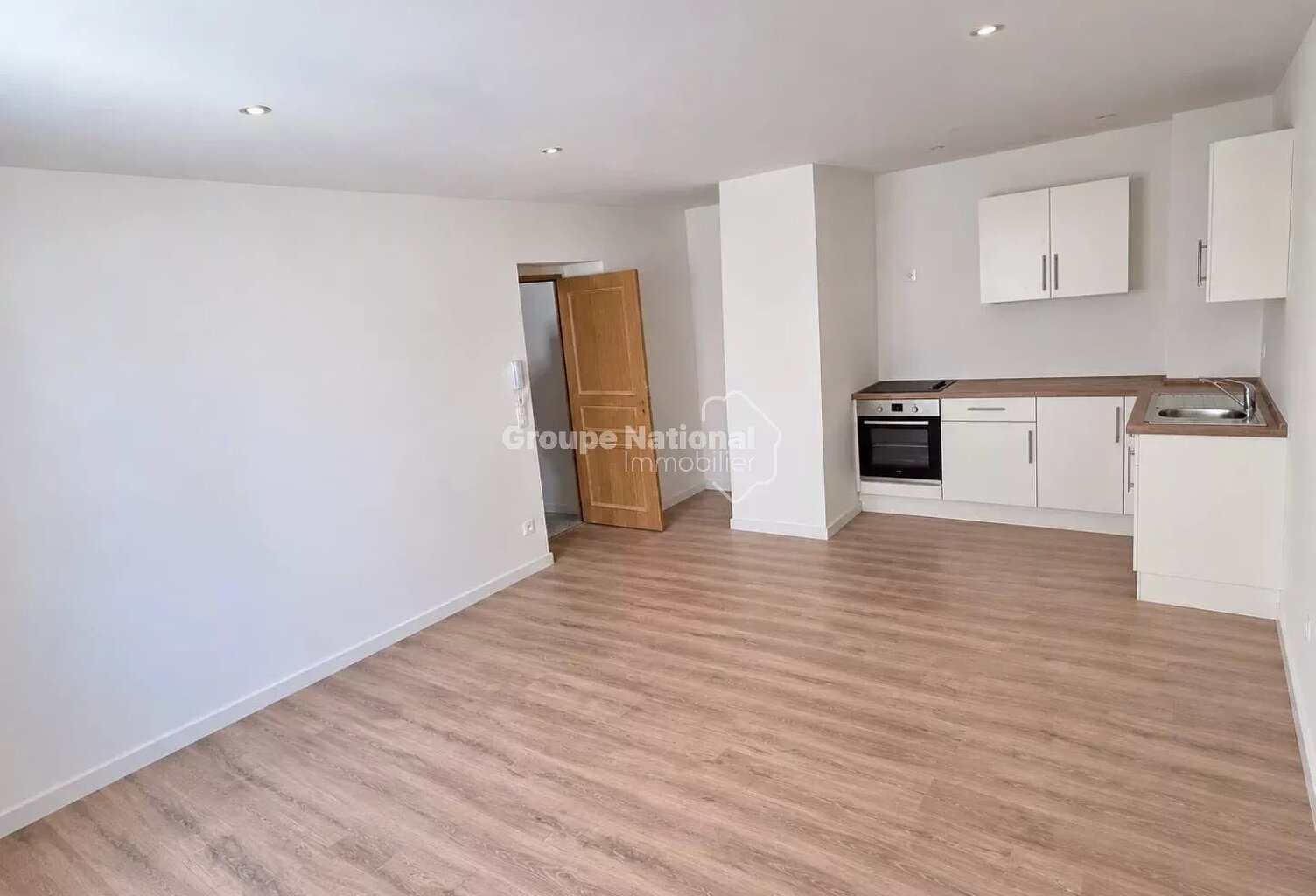 APPARTEMENT T3 ENTIEREMENT RENOVE VAISON LA ROMAINE PROCHE PLACE — photo 1