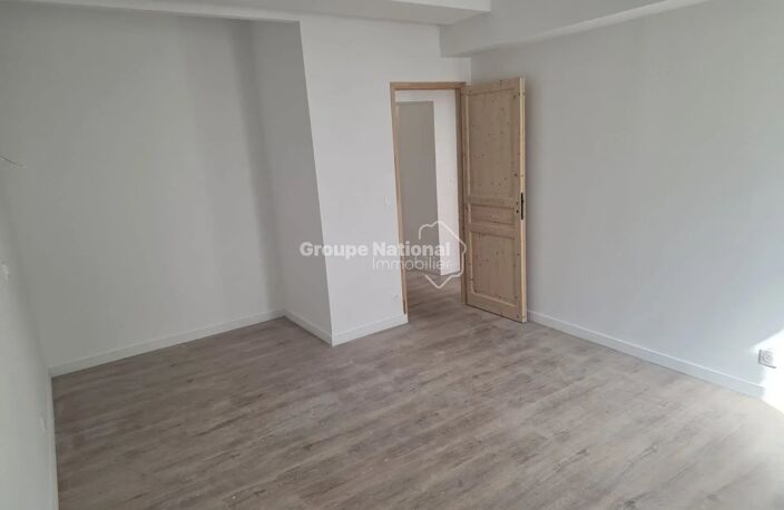 APPARTEMENT T3 ENTIEREMENT RENOVE VAISON LA ROMAINE PROCHE PLACE — photo 2