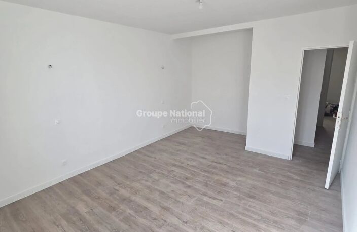 APPARTEMENT T3 ENTIEREMENT RENOVE VAISON LA ROMAINE PROCHE PLACE — photo 3