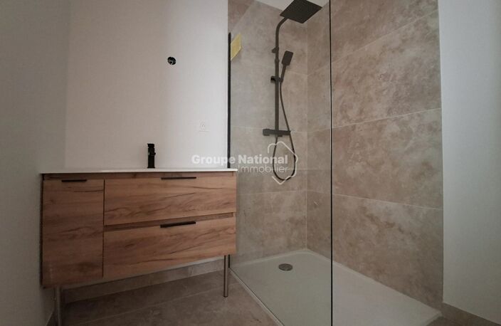 APPARTEMENT T3 ENTIEREMENT RENOVE VAISON LA ROMAINE PROCHE PLACE — photo 4