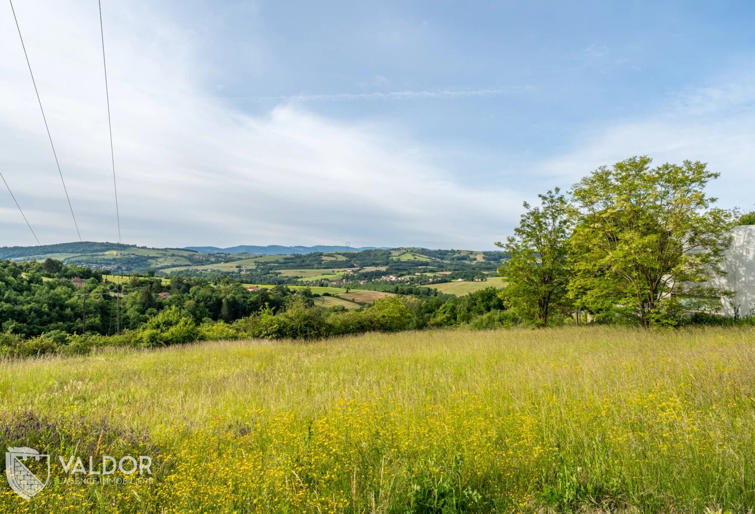 Terrain viabilisée avec vue dégagée — photo 1