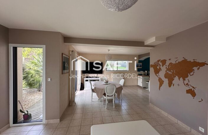 Maison avec piscine au calme, 4 chambres double garage — photo 2