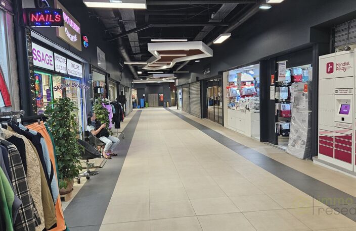 Local commercial — photo 2