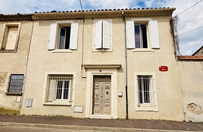 Vauvert   Maison de village P4 avec plafond cathédrale — photo 5