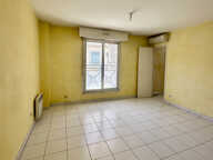 HYERES GARE - APPARTEMENT T2 - STATIONNEMENT PRIVATIF - CAVE — photo 4