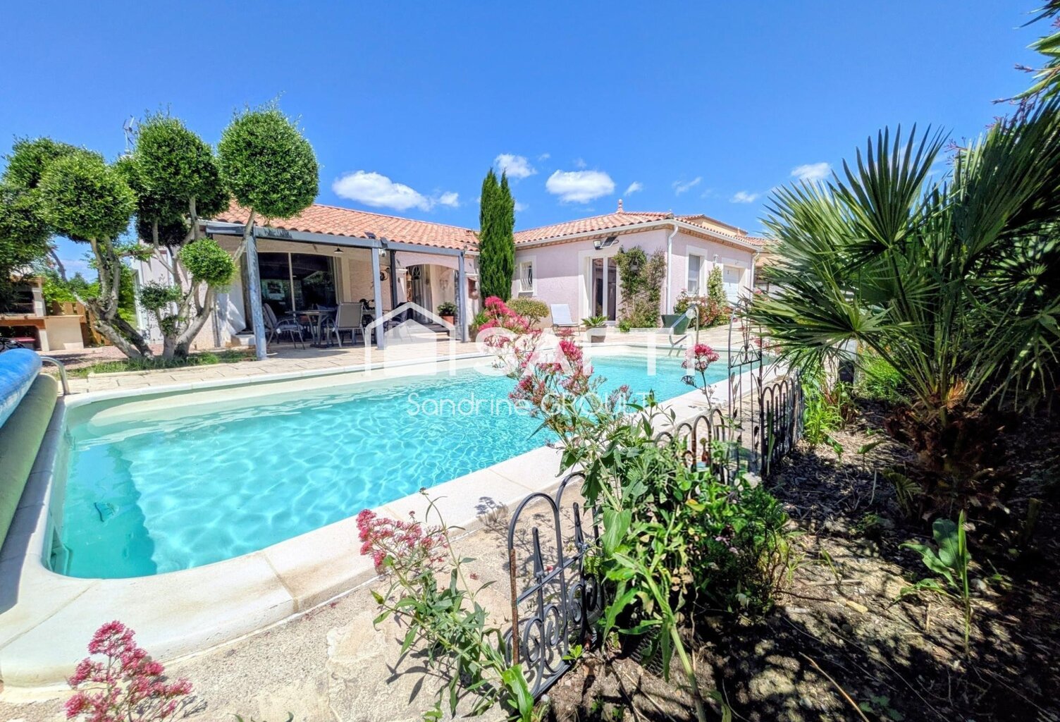 VILLA PLAIN PIED 133m², 3 CHAMBRES avec PISCINE et GARAGE — photo 1