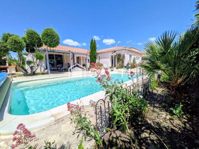 VILLA PLAIN PIED 133m², 3 CHAMBRES avec PISCINE et GARAGE — photo du bien