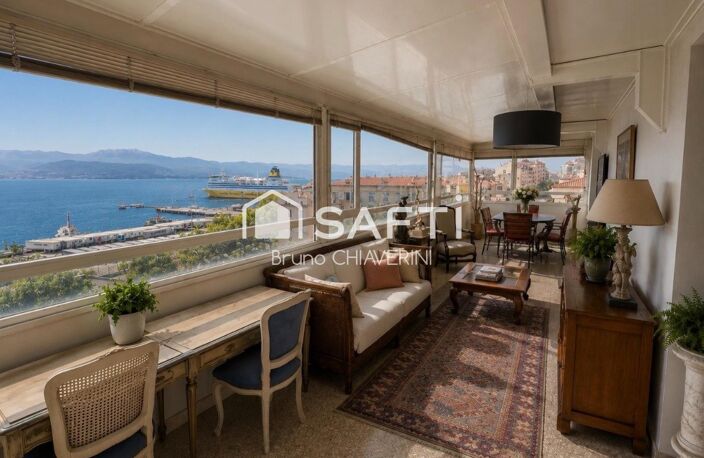 Vue imprenable sur le port d'Ajaccio et le cours Napoleon — photo 4