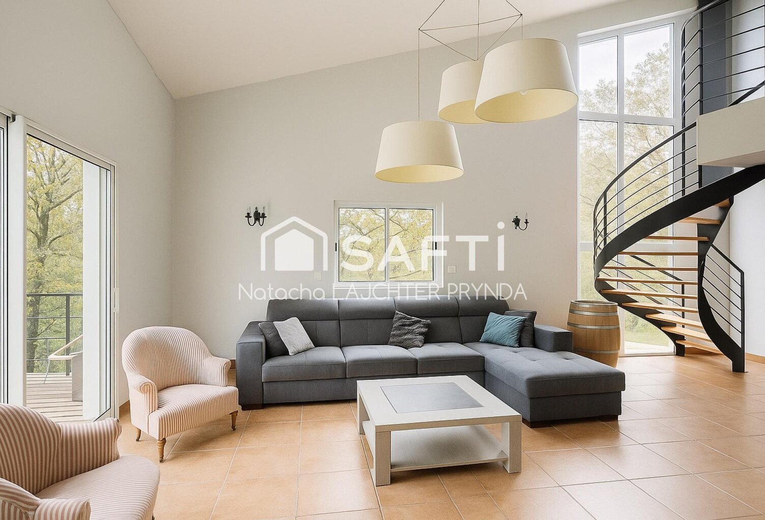 Maison d'architecte au milieu des arbres — photo 1