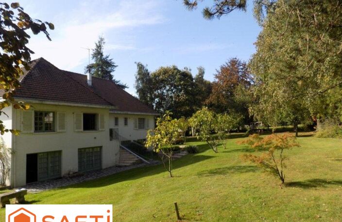 Propriété d'Exception!!!! — photo 3