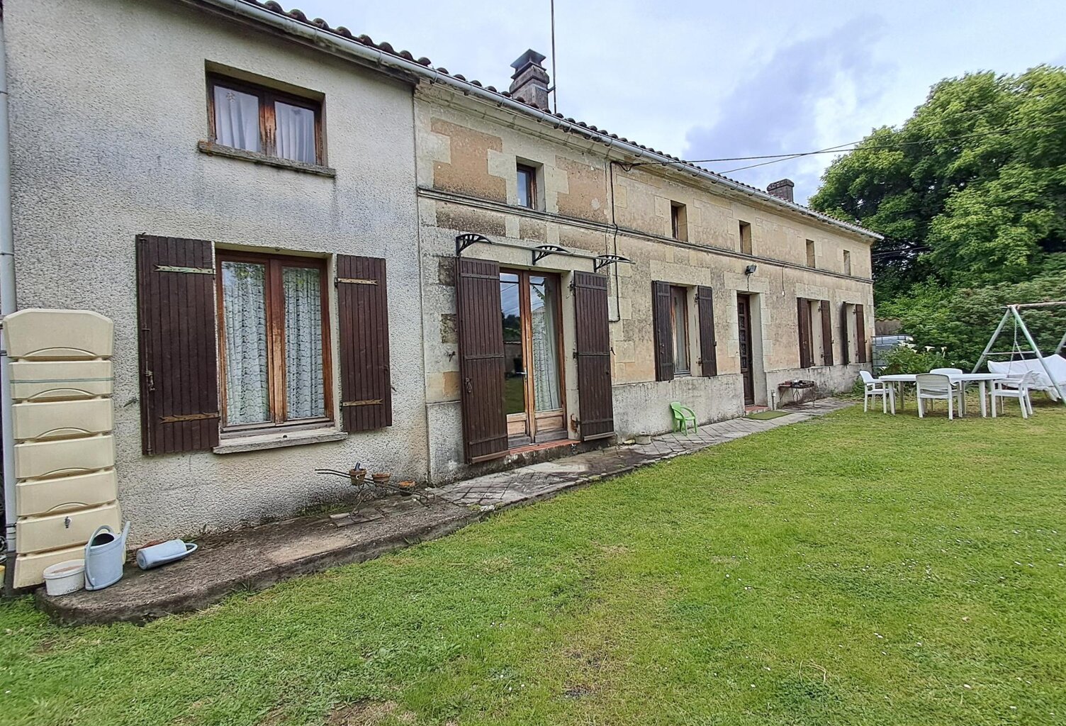 Maison girondine et double garage avec étang sur 3,2 hectares — photo 1