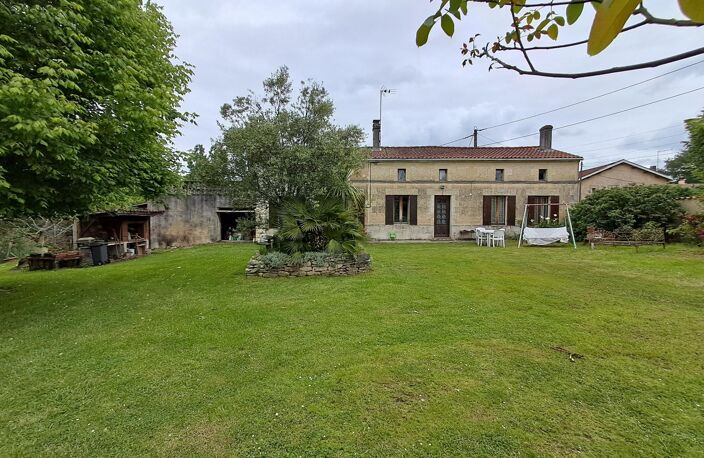 Maison girondine et double garage avec étang sur 3,2 hectares — photo 2